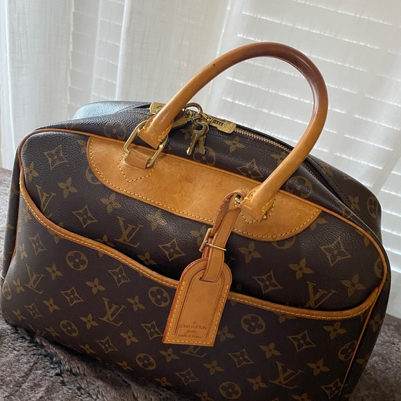 Louis Vuitton Vintage Monogram Deauville Bag - Picture 2 of 15
